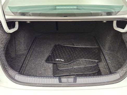 Used 2025 Volkswagen Jetta Sport FWD image 21
