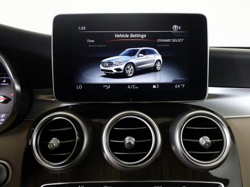 Used 2017 Mercedes-Benz GLC 300 4MATIC image 5