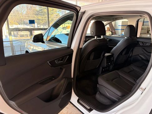 Used 2022 Audi Q7 3.0T Premium Plus image 13