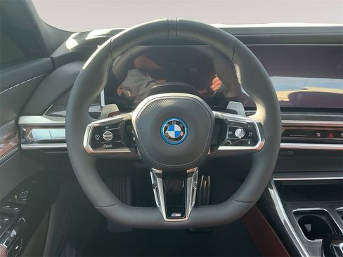 New 2026 BMW 750e xDrive image 12