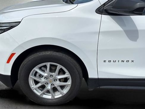 Used 2024 Chevrolet Equinox LS FWD image 33