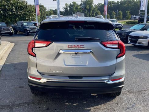 Used 2024 GMC Terrain SLT w/ LPO, Floor Liner Package FWD image 6