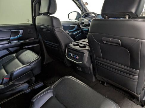 Used 2025 Ford Expedition Platinum w/ Stealth Performance Package AWD/4WD image 19