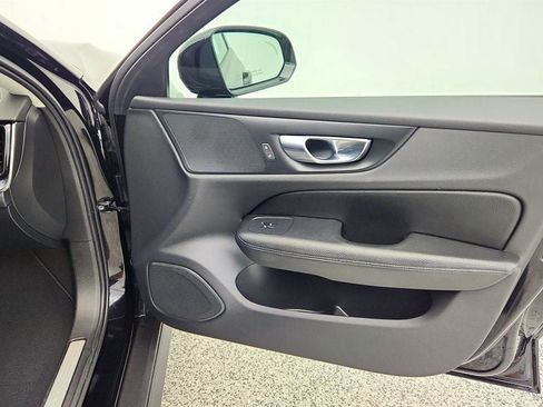 Used 2020 Volvo V60 T5 Cross Country w/ Protection Package image 26