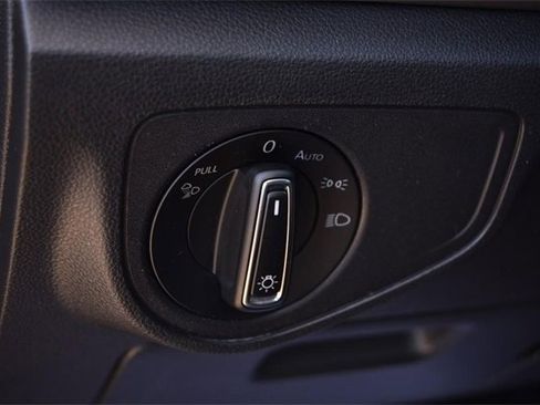 Certified 2023 Volkswagen Atlas SE image 11