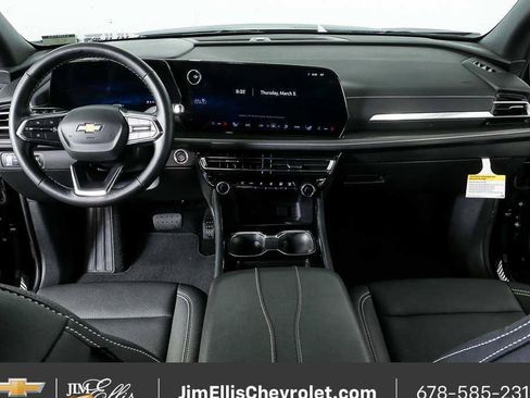 Certified 2025 Chevrolet Traverse LT FWD image 18