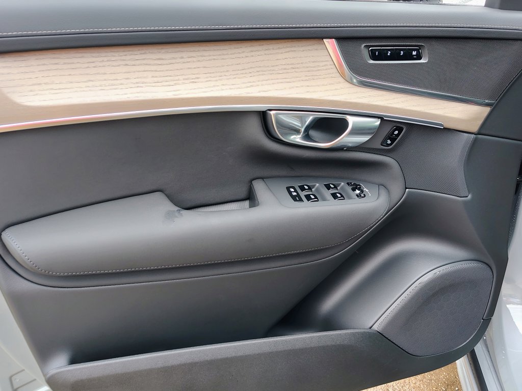 New 2027 Volvo XC90 B5 Core AWD/4WD image 13