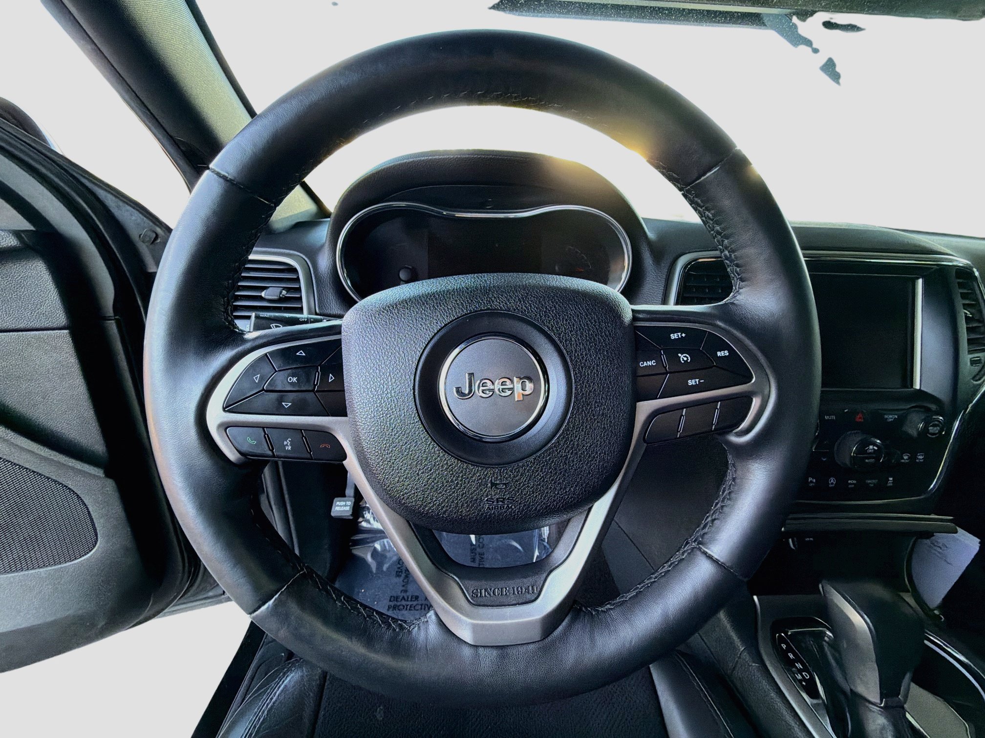 Used 2018 Jeep Grand Cherokee Altitude AWD/4WD image 17