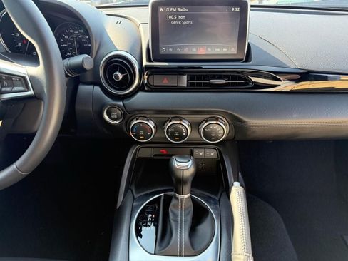 Used 2020 FIAT 124 Spider Lusso w/ Convenience Group RWD image 10