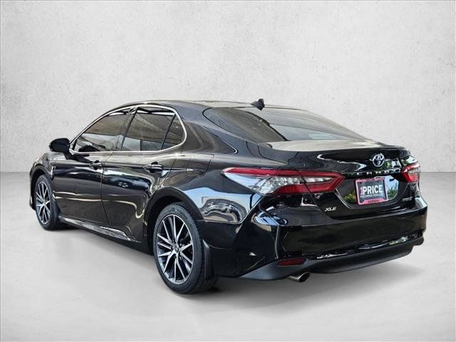 Used 2022 Toyota Camry XLE w/ Cold Weather Package FWD image 8