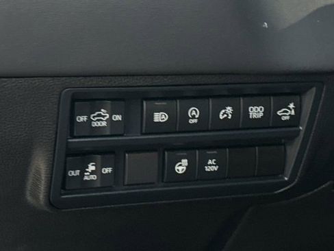 Used 2025 Toyota Tundra Platinum image 23