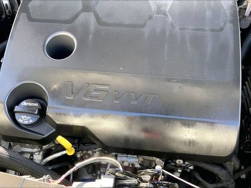 Used 2023 Chevrolet Traverse RS AWD/4WD image 32