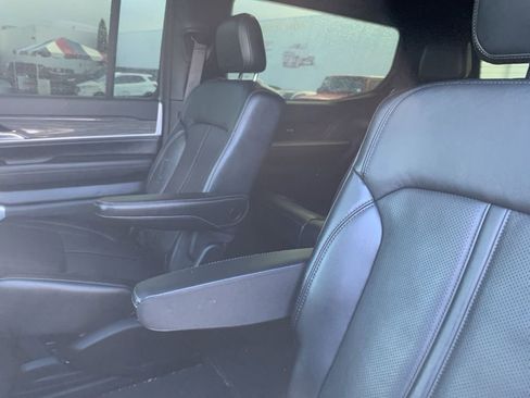 Used 2022 Jeep Wagoneer Series II w/ Premium Group I image 12