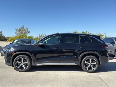 New 2026 Volkswagen Tiguan SE image 3