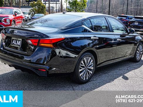 Used 2024 Nissan Altima 2.5 SV image 6