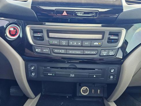 Used 2016 Honda Pilot Elite image 34
