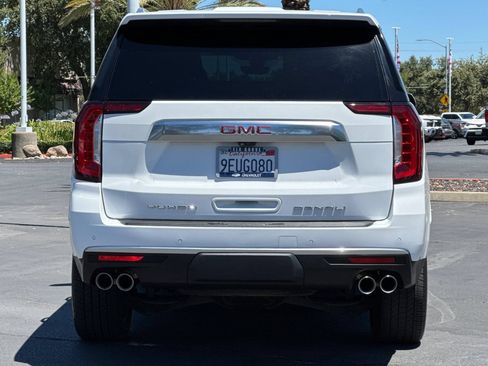 Used 2021 GMC Yukon Denali w/ Denali Premium Package AWD/4WD image 4