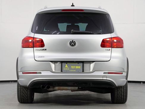 Used 2017 Volkswagen Tiguan Sport image 10