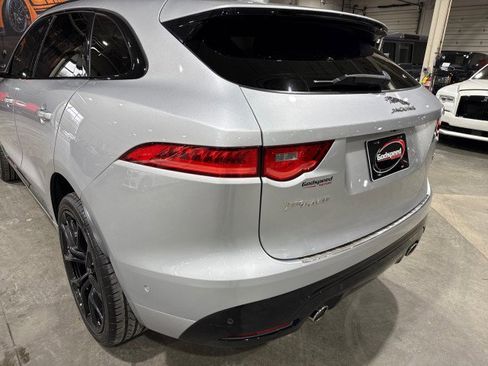 Used 2017 Jaguar F-PACE S image 44