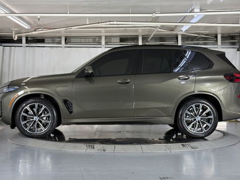Used 2024 BMW X5 xDrive50e w/ Executive Package AWD/4WD image 2