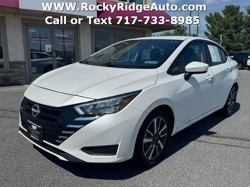 Used 2025 Nissan Versa SV FWD image 3