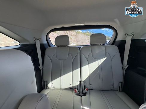 Certified 2025 Kia Sorento SX image 25