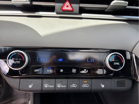 Used 2022 Hyundai Elantra SEL w/ Convenience + Premium Package FWD image 30