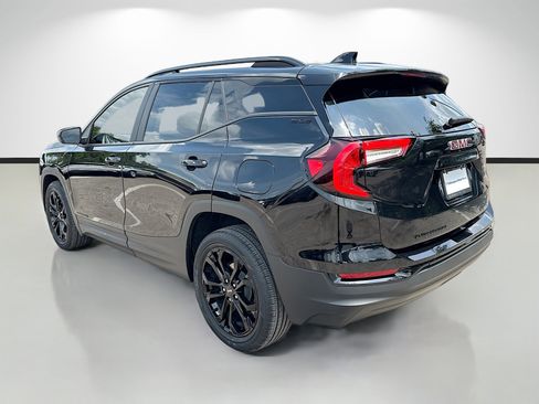 Used 2022 GMC Terrain SLE w/ Driver Convenience Package FWD image 5