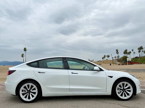 Used 2022 Tesla Model 3 Long Range AWD/4WD image 5