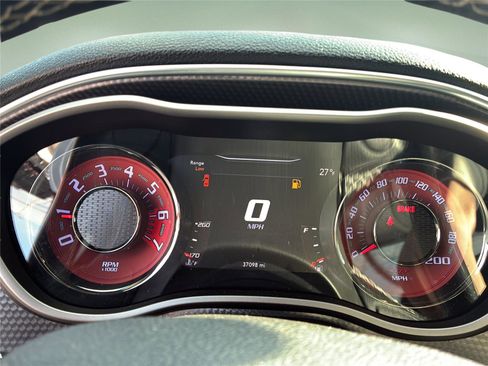 Used 2015 Dodge Challenger SRT Hellcat image 21