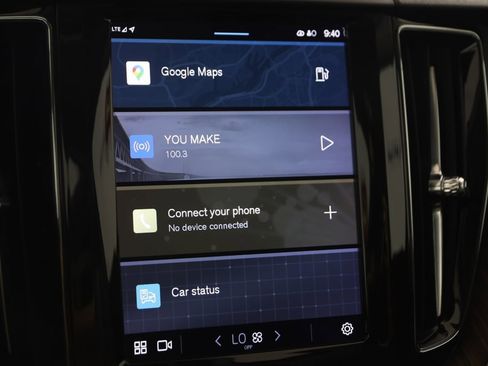 Used 2022 Volvo XC60 B5 Momentum image 32