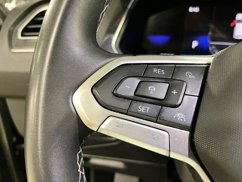 Used 2024 Volkswagen Tiguan SE image 26