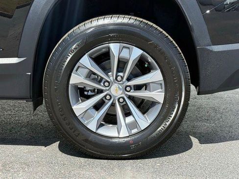 New 2026 Chevrolet Equinox LT FWD image 3