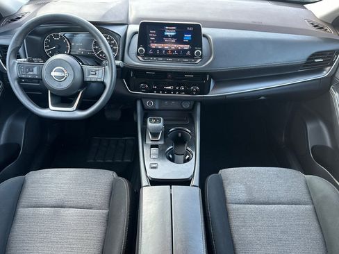 Used 2023 Nissan Rogue SV image 14