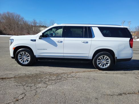 Certified 2023 GMC Yukon XL SLT w/ SLT Premium Package image 8