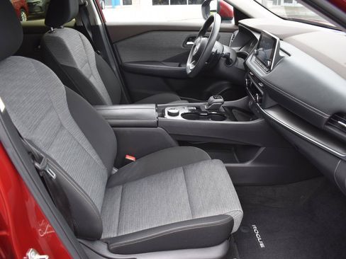 Used 2023 Nissan Rogue SV AWD/4WD image 13