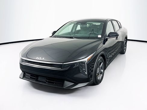 Used 2025 Kia K4 FWD image 3