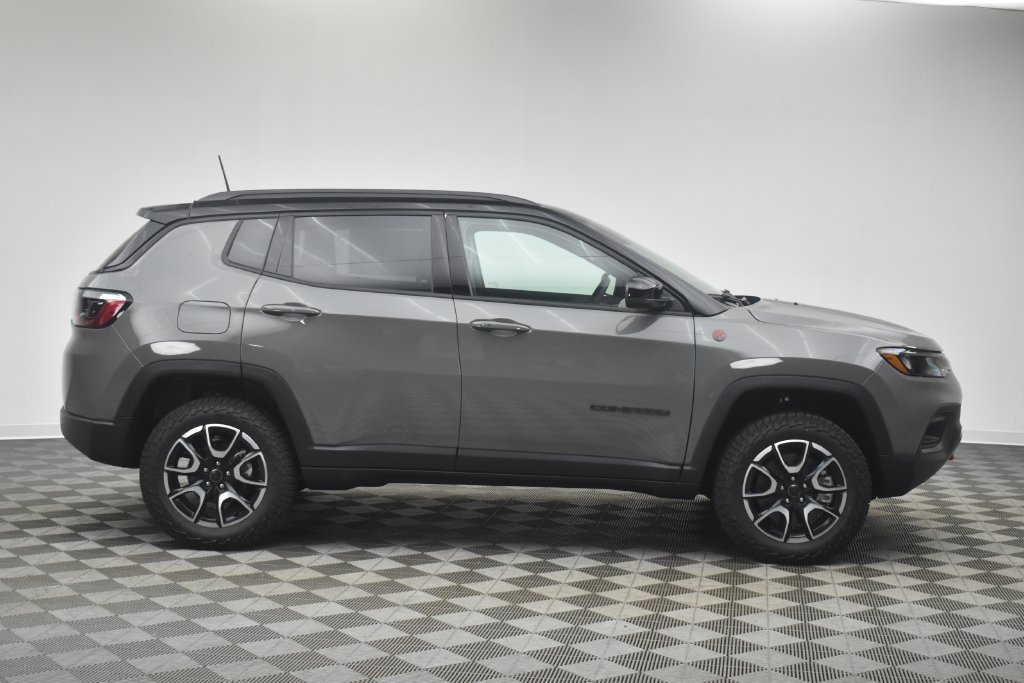 New 2027 Jeep Compass Trailhawk AWD/4WD image 3