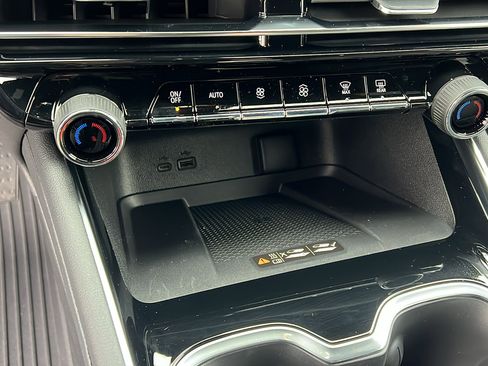 New 2026 Chevrolet Traverse RS w/ LPO, Floor Liner Package image 26