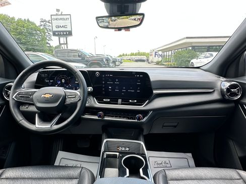Used 2025 Chevrolet Equinox LT w/ Convenience Package II AWD/4WD image 10
