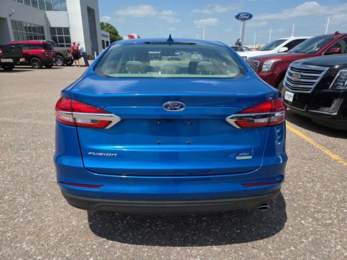 Used 2020 Ford Fusion SE FWD image 4
