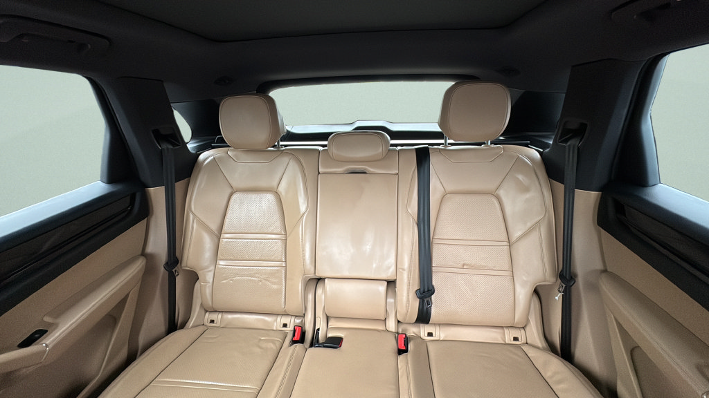 Used 2019 Porsche Cayenne S AWD/4WD image 22