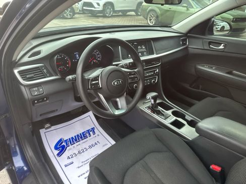 Used 2020 Kia Optima LX image 12