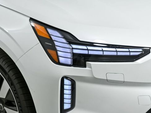 New 2025 Volvo EX90 Plus w/ Protection Package Premier image 39