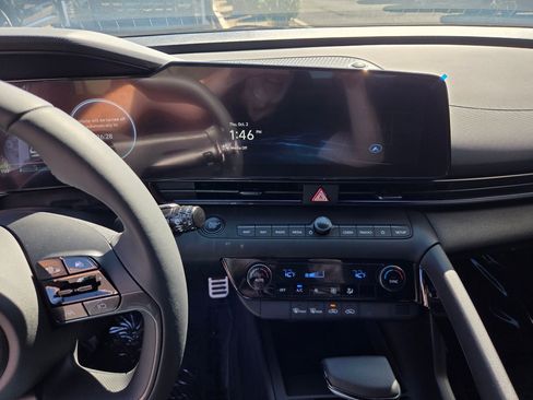 New 2025 Hyundai Elantra SEL image 11