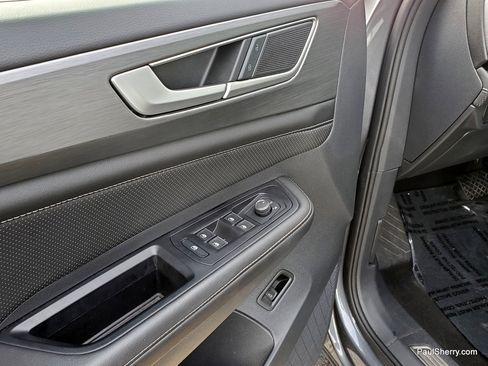 Used 2025 Volkswagen Atlas Cross Sport SE image 21