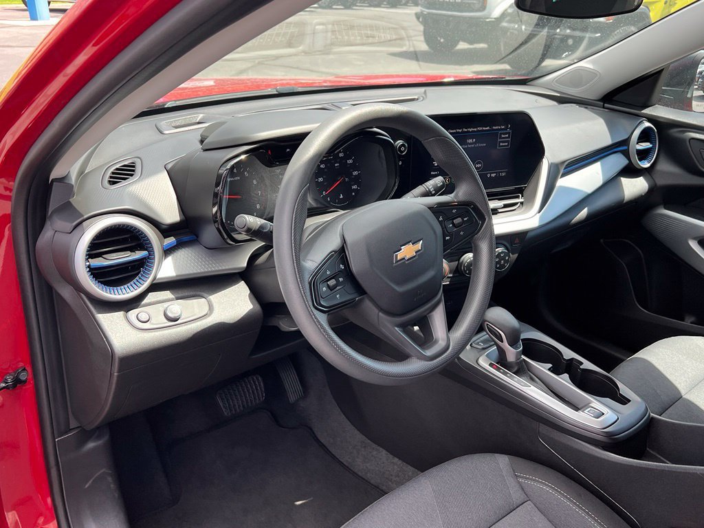 Certified 2026 Chevrolet Trax LS FWD image 30