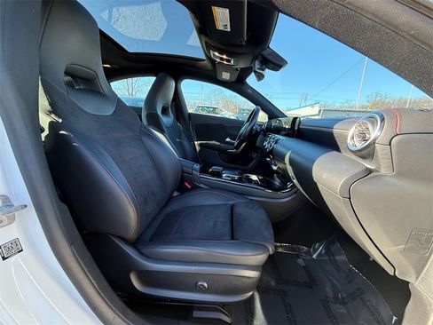 Used 2023 Mercedes-Benz CLA 250 4MATIC image 25