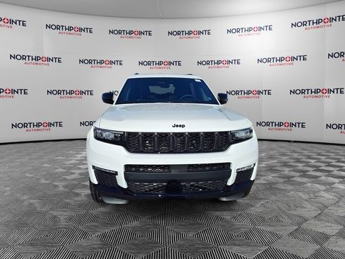 New 2025 Jeep Grand Cherokee L Limited w/ Black Appearance Package AWD/4WD image 8