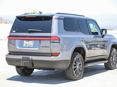 Used 2025 Lexus GX 550 w/ Cold Area Package AWD/4WD image 5